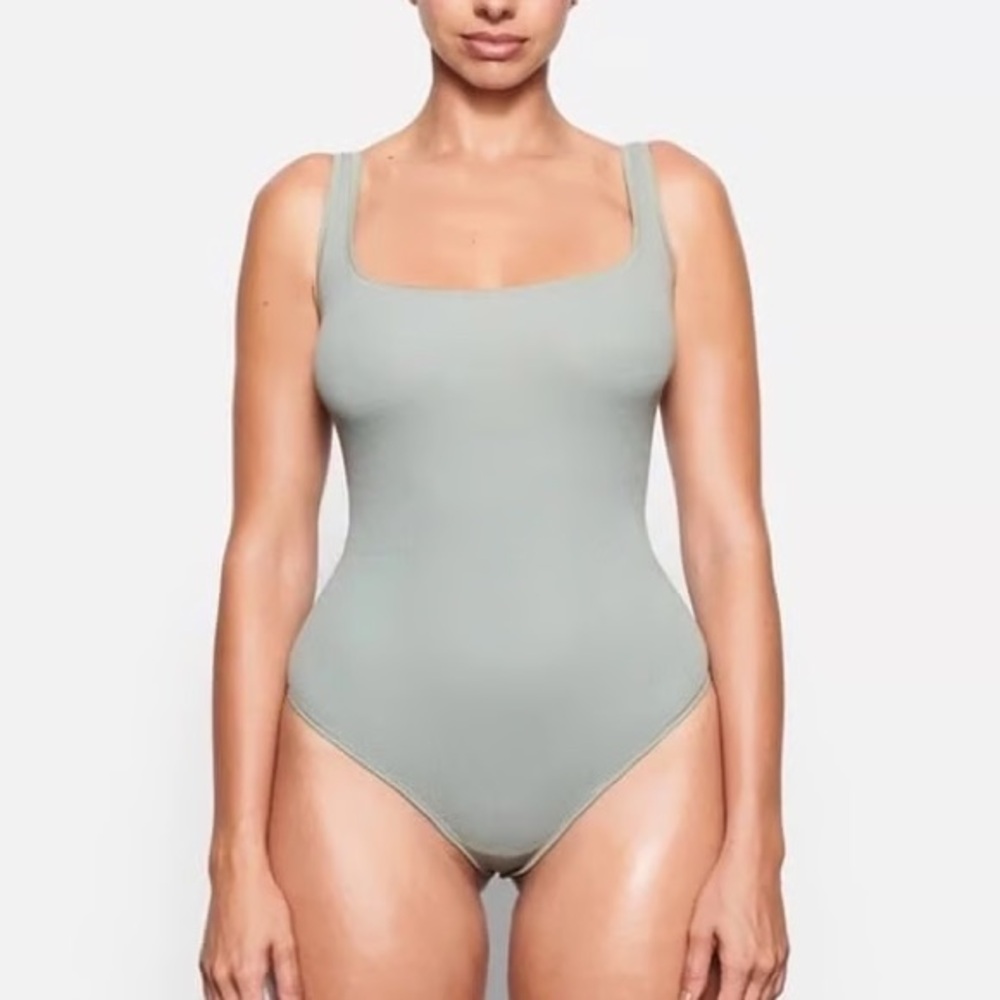 Skims ribbed body suit in Mineral